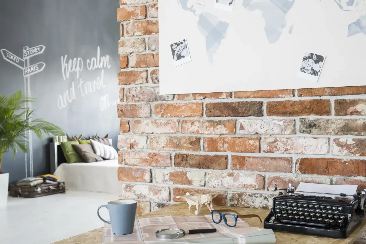 Cegła cięta na płytki – elegancka i solidna opcja do każdego wnętrza