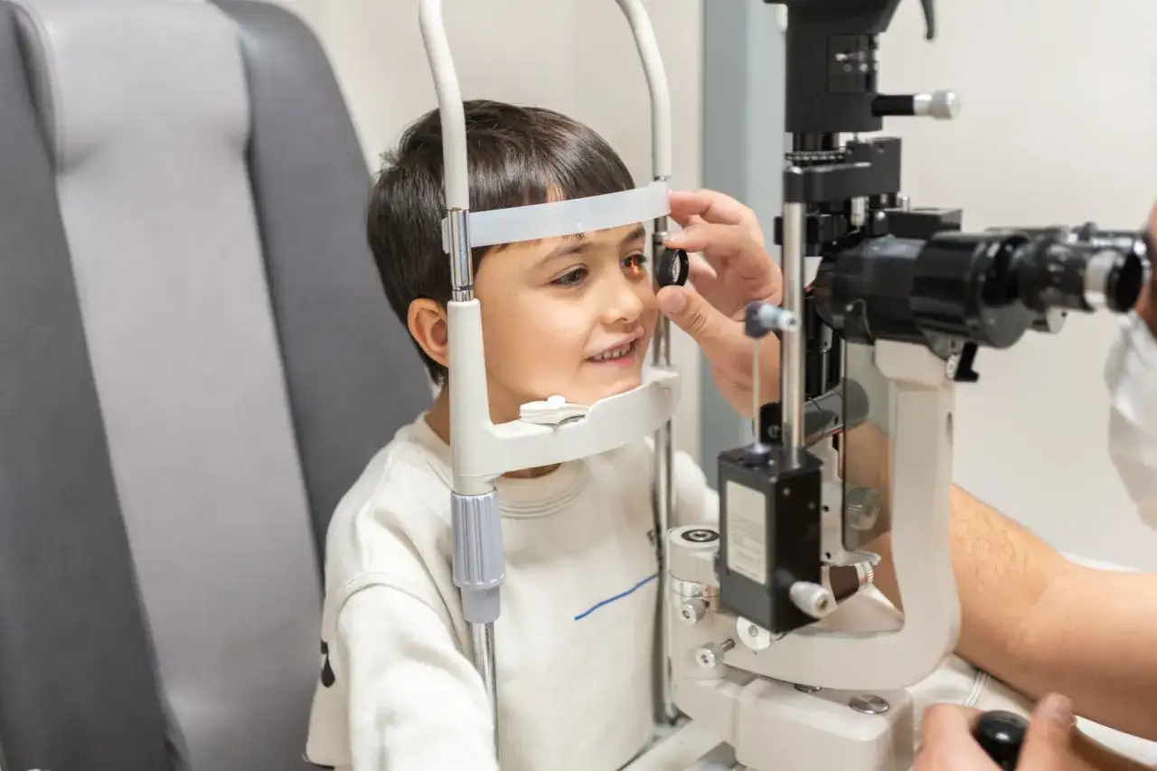 Badanie sensoryczne na czym polega – definicja, zastosowanie i praktyczne przykłady