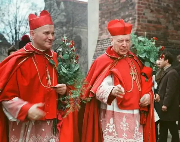 W którym roku Karol Wojtyła został biskupem? Odkryj jego historię