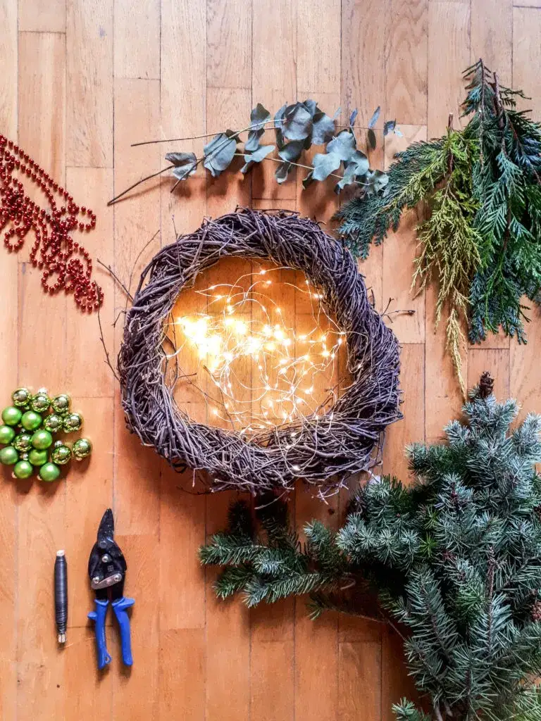 Jak stworzyć wieniec świąteczny DIY, który zachwyci wszystkich