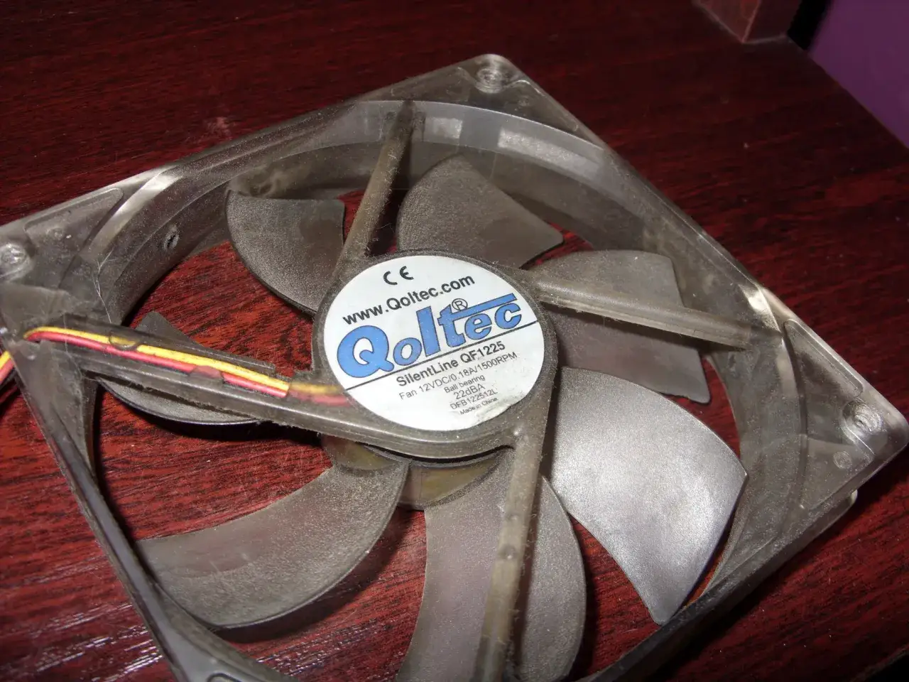 Jak wyczyścić wentylator domowy - proste kroki i ważne wskazówki