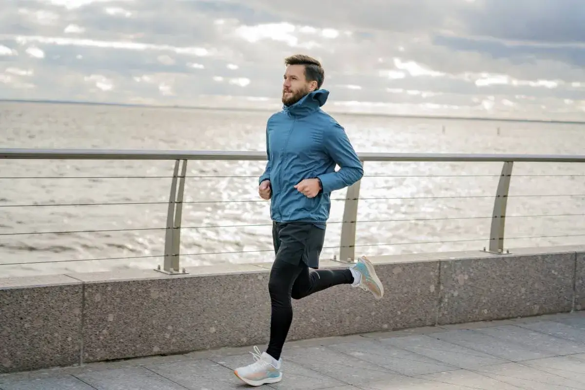 Jak się ubrać na bieganie 15 stopni, aby uniknąć dyskomfortu