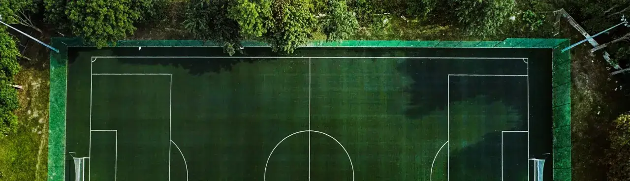Ile metrów ma boisko do piłki nożnej? Odkryj standardowe wymiary