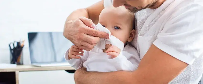 Skuteczne leki na katar u niemowlaka – jak bezpiecznie pomóc dziecku