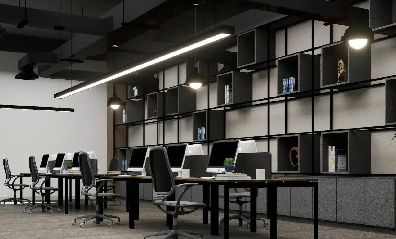 Regały biurowe – jak dobrać system przechowywania, który usprawni codzienną pracę?