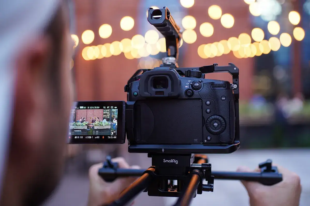 Najlepsze obiektywy do Panasonic GH5 – jak wybrać idealny do filmowania i fotografii