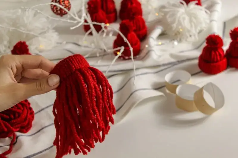 Jak stworzyć urocze skrzaty DIY - proste pomysły na dekoracje