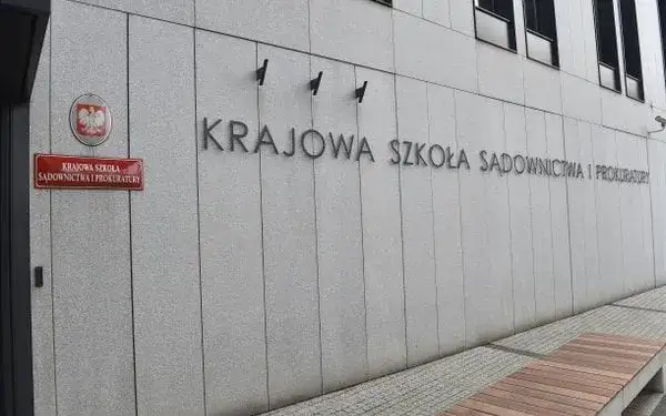 Jak wygląda aplikacja sędziowska? Kluczowe informacje i wymagania