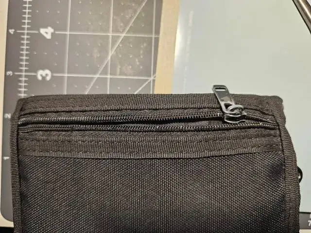 Jak naprawić suwak w torebce - proste sposoby na skuteczną naprawę