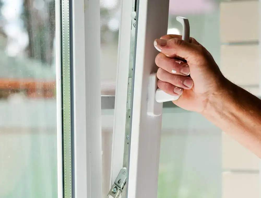 Jak prawidłowo malować okna plastikowe - prosty poradnik krok po kroku