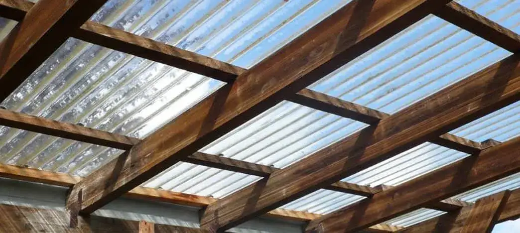 Czym myć poliwęglan, aby uniknąć zarysowań i uszkodzeń?