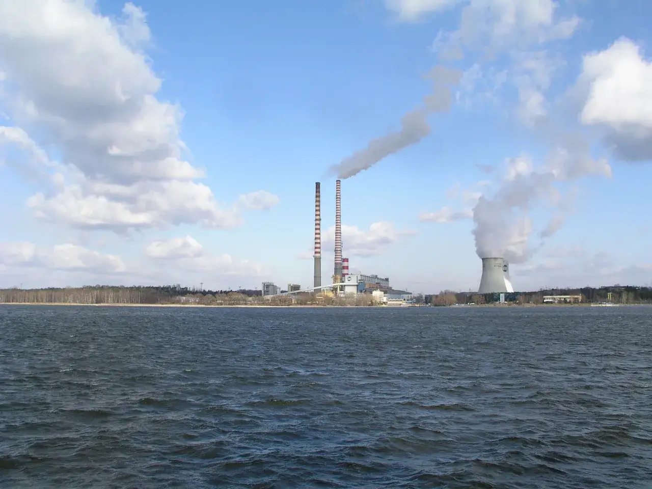 Zbiornik Rybnicki: Fenomen ciepłej wody i przyszłość OZE. Co go czeka?