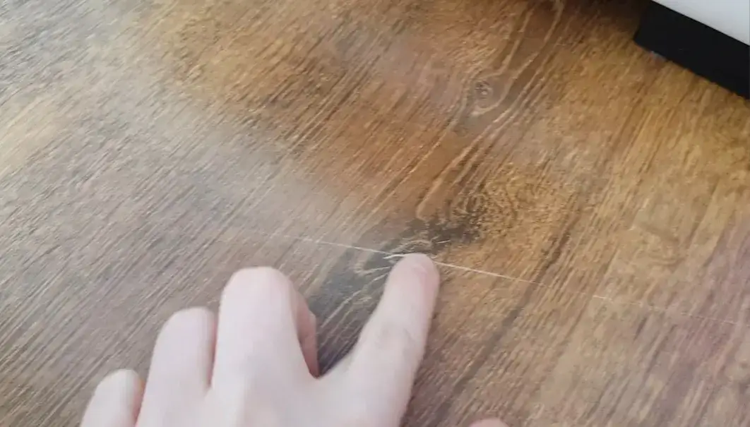 Naprawa paneli: Rysy, wgniecenia, woda? Zrób to sam!