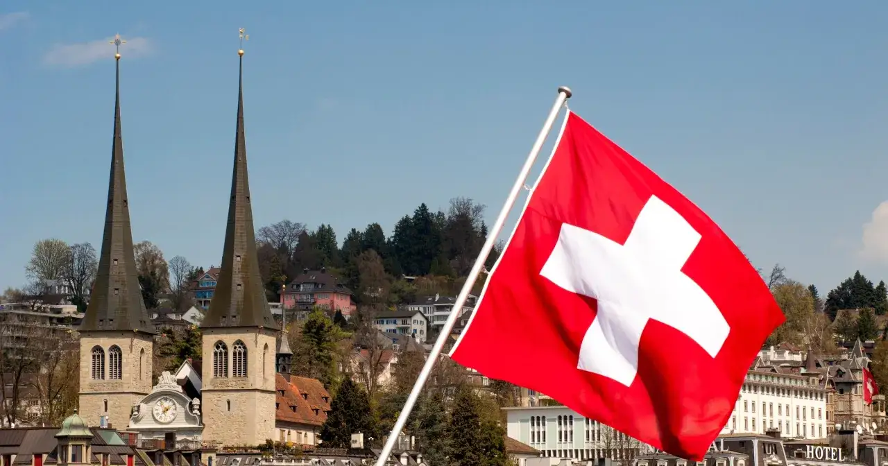 Ile zarabia lekarz w Szwajcarii? Zarobki, koszty, realna siła nabywcza