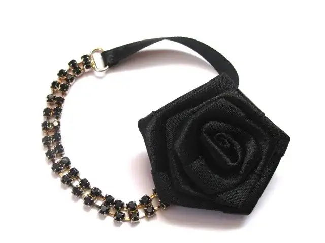 Jak zrobić bransoletkę z ramiączka od stanika - łatwe DIY dla każdego