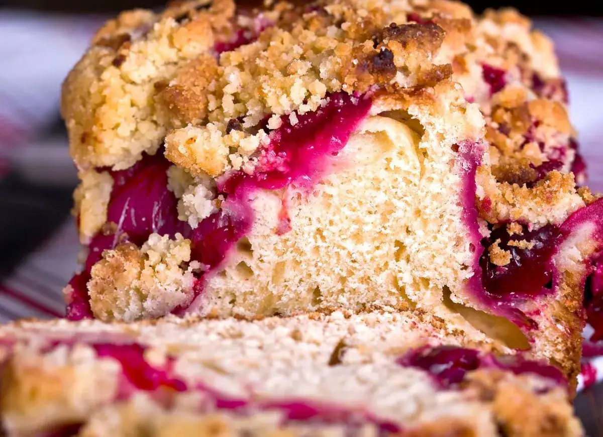 Puszyste ciasto drożdżowe na noc: Rośnie w lodówce, gdy śpisz!