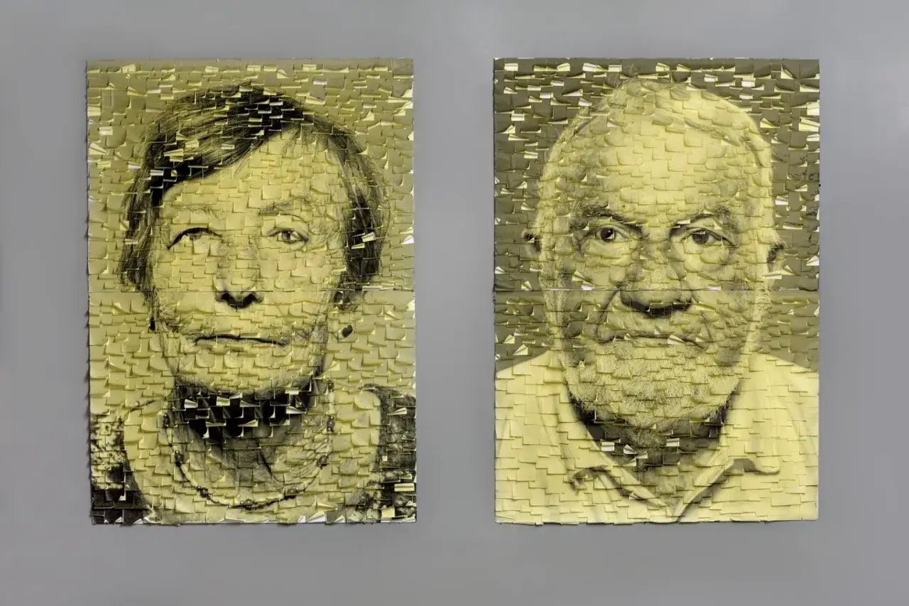 Portrety starszej pary wykonane z żółtych karteczek samoprzylepnych. Idealna grafika do prezentacji.