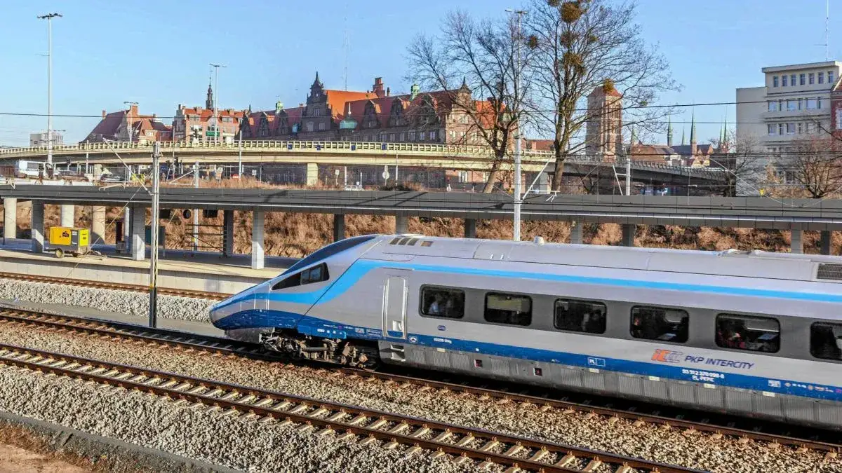 Ile jedzie pociąg z Warszawy do Gdańska? Sprawdź najszybsze opcje