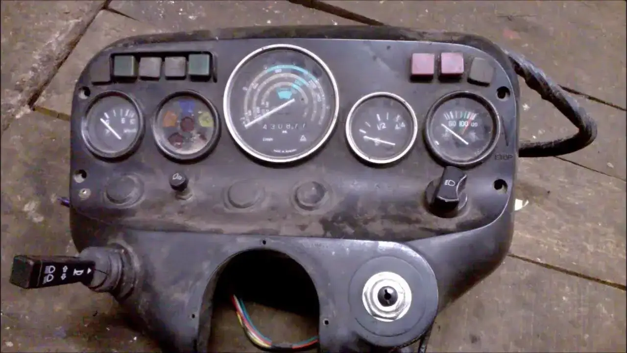 Wiązka elektryczna Zetor 7211 - jak uniknąć kosztownych napraw?