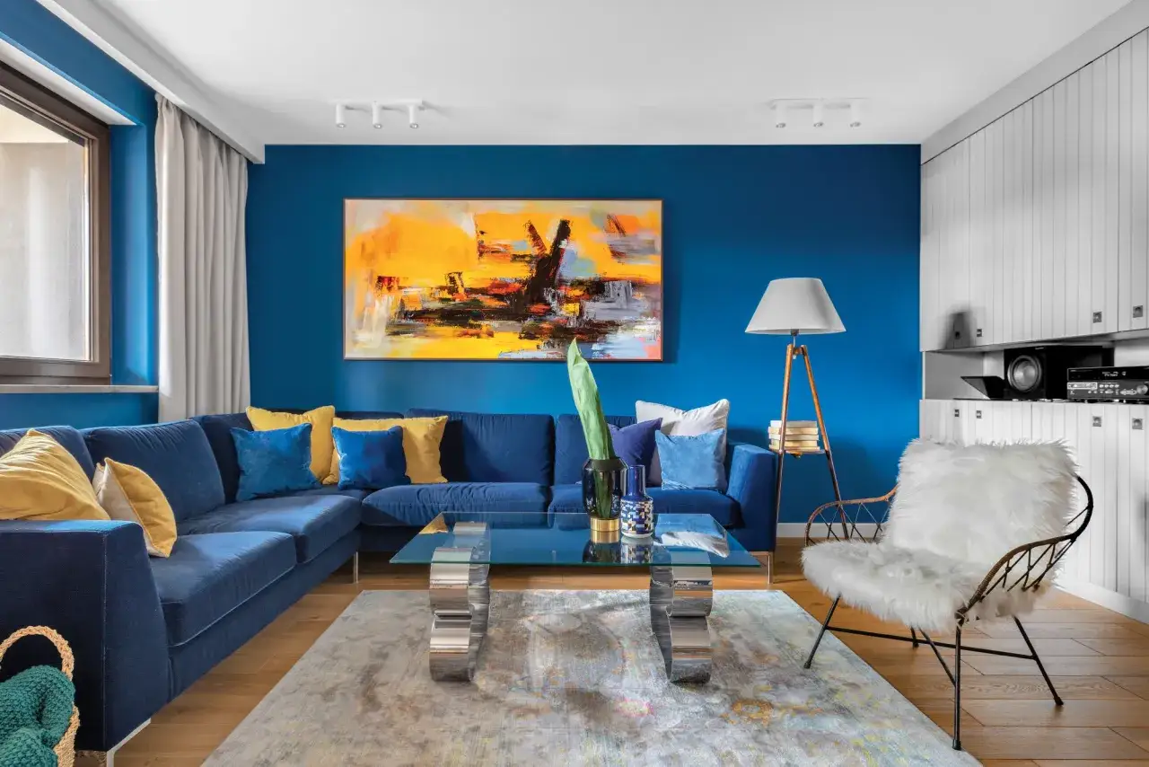 Modne kolory ścian do salonu: rewolucyjne trendy, które odmienią twoje wnętrze