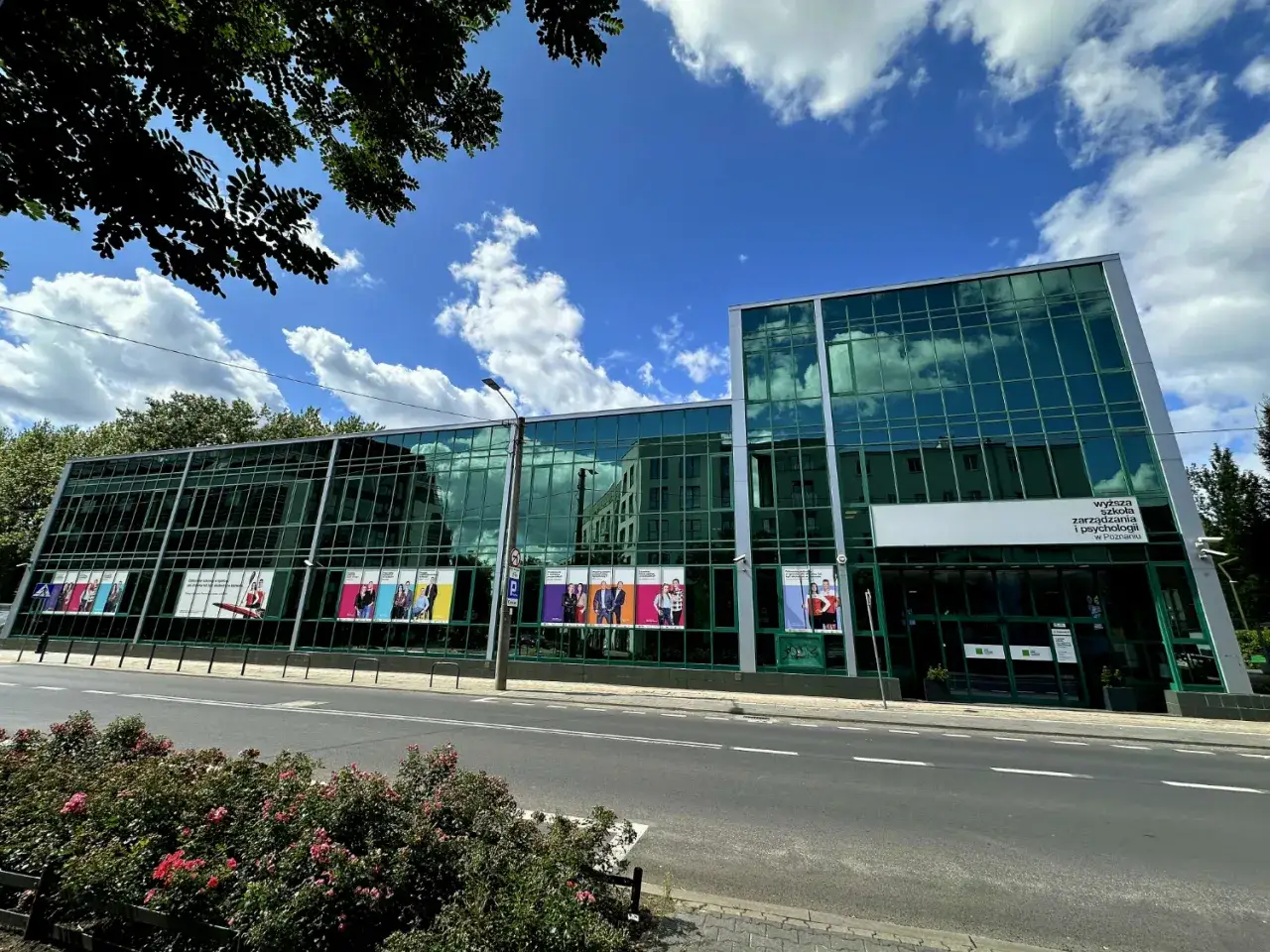 UAM Uniwersytet Otwarty: Jak łatwo zdobyć nowe umiejętności?