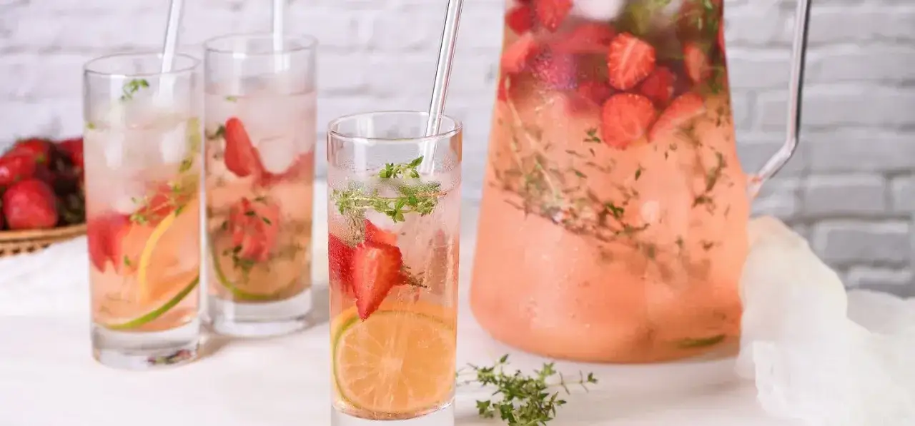 Najlepsze koktajle Sunset: przepisy na wyjątkowe drinki na każdą okazję