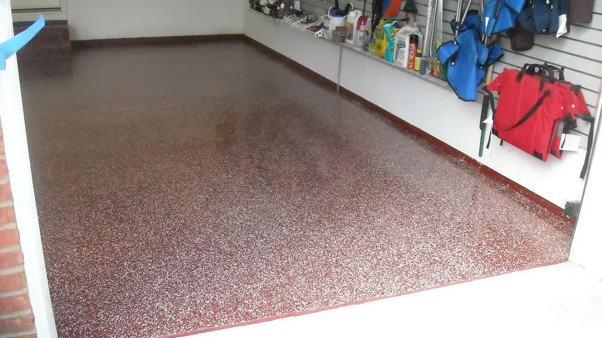 Czym pomalować podłogę w garażu? Najlepsze farby i porady na start