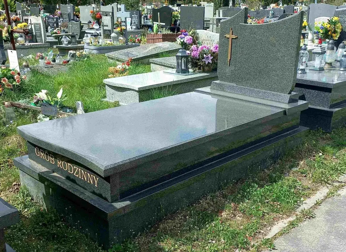 Cmentarz Batowice: Ile zapłacisz za grób? Kompletny przewodnik.