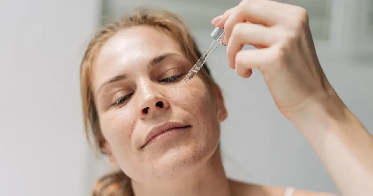 Najpierw tonik czy serum? Ekspert radzi, jak dbać o skórę!