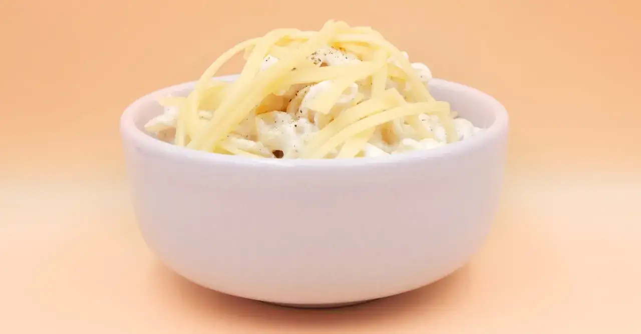 Szybki i zdrowy sos z jogurtu naturalnego do makaronu w 5 minut