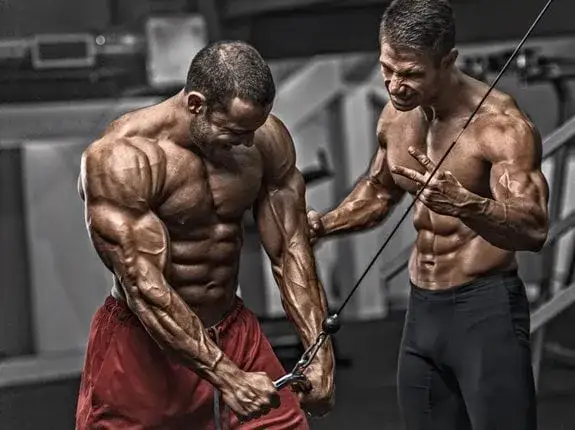 Ile serii na jednym treningu? Odkryj najlepsze podejście do treningu