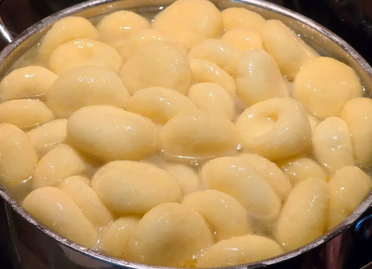 Jak zrobić kluski śląskie? Przepis i triki na idealną konsystencję