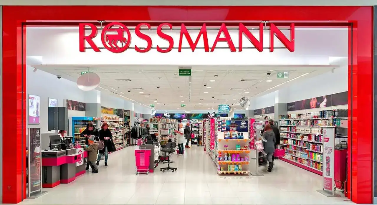 W którym Rossmanie można wywołać zdjęcia? Sprawdź wygodne lokalizacje