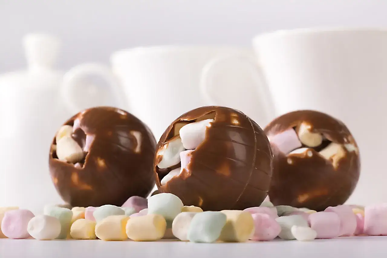 Kule czekoladowe z piankami: Markety, online, rzemieślnicy gdzie kupić?