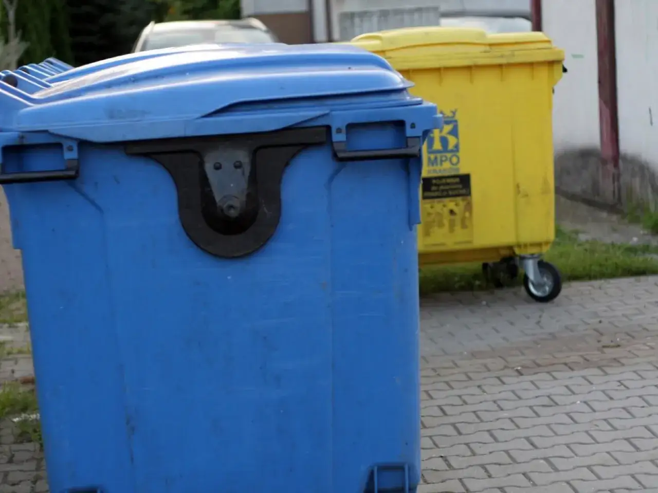 Opłaty za śmieci Poznań: Ile kosztuje wywóz i jak płacić mniej?