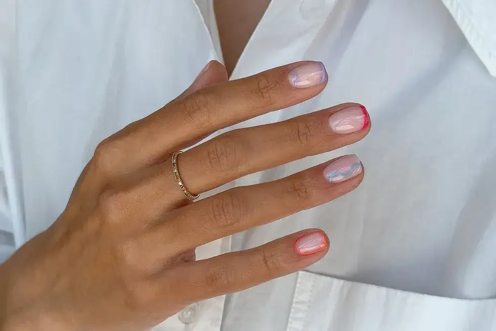 Delikatny manicure hybrydowy - Jak stworzyć delikatny i piękny manicure?