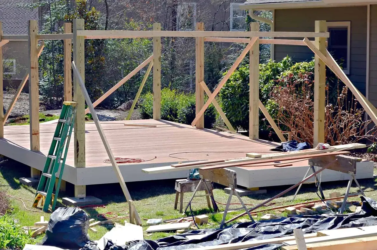 Zastrzały w altanie: Zrób to sam! Stabilność i estetyka krok po kroku