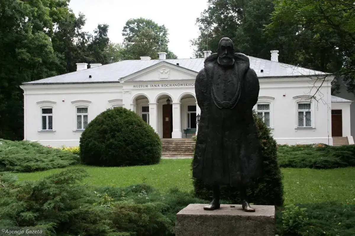 Czarnolas: Muzeum Jana Kochanowskiego przewodnik po kolebce poezji