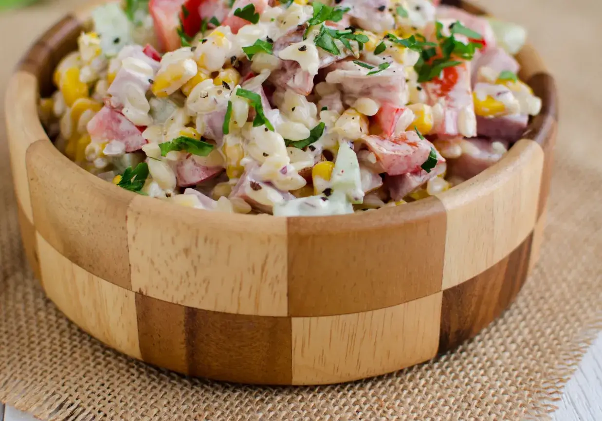 Sałatka z makaronem jak ryż - prosty przepis krok po kroku z poradami