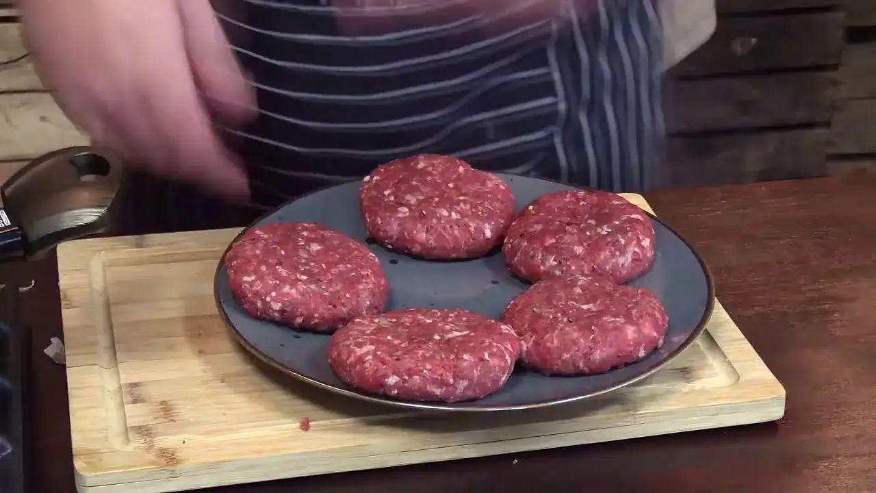 Pyszne i proste przepisy: co zrobić z mielonej wołowiny?