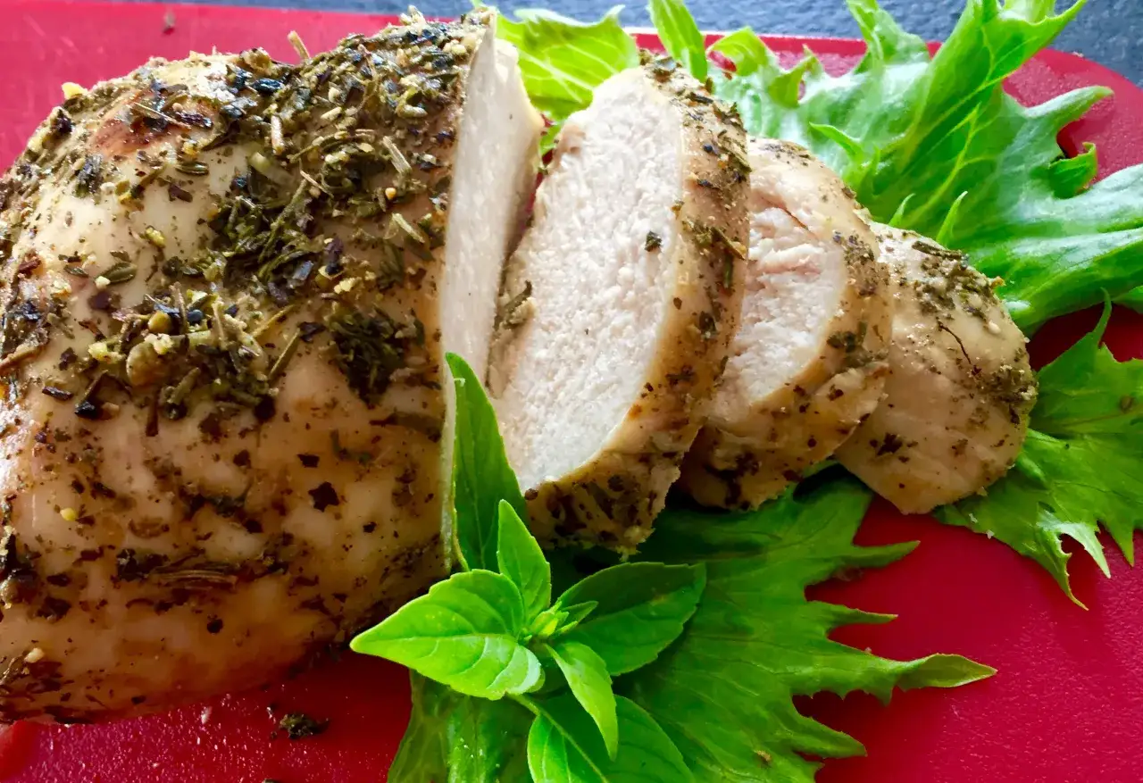 Jak piec kurczaka w rękawie, aby był soczysty i aromatyczny