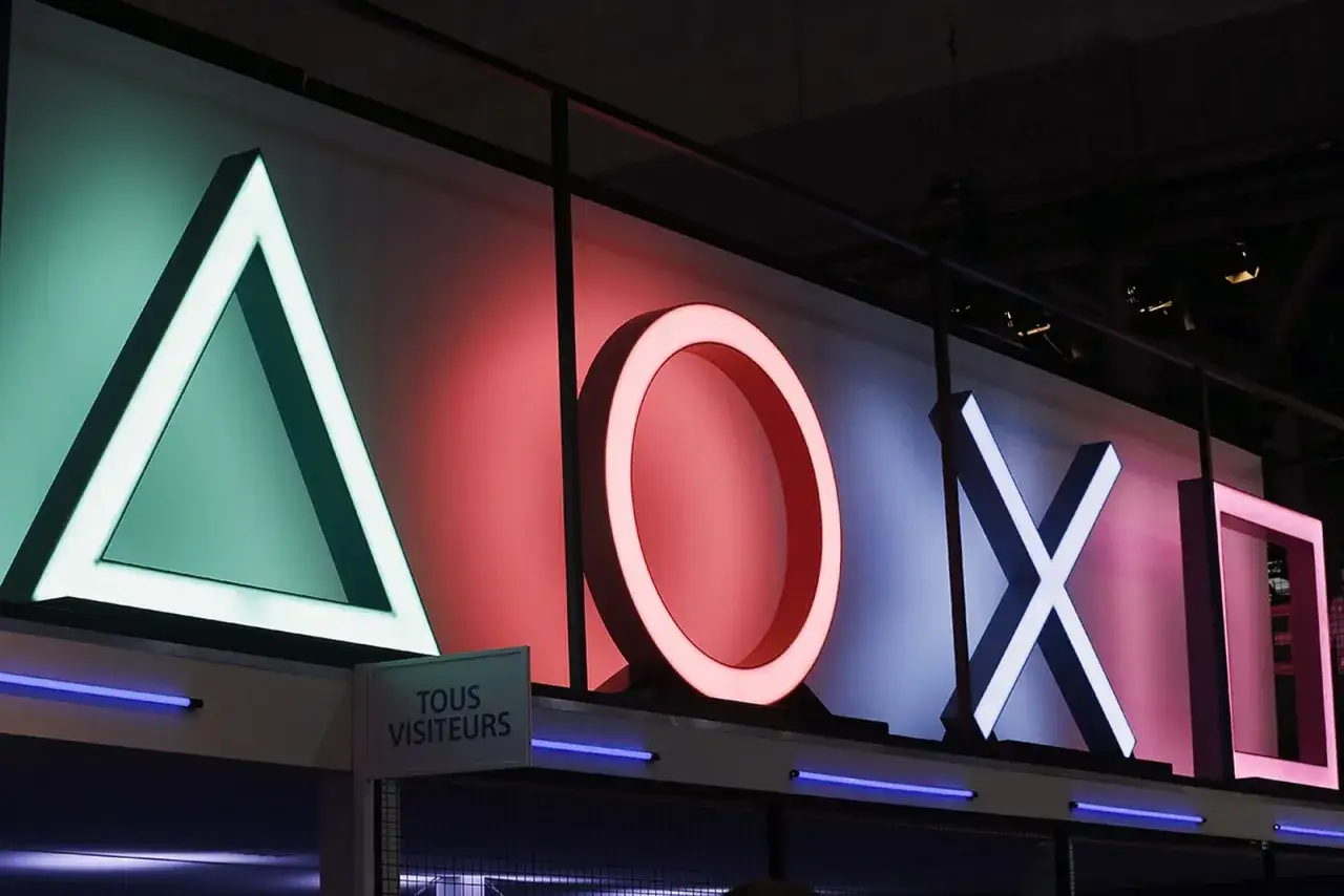 PS5 Digital Edition: Wady, zalety i opłacalność. Czy to Twój wybór?