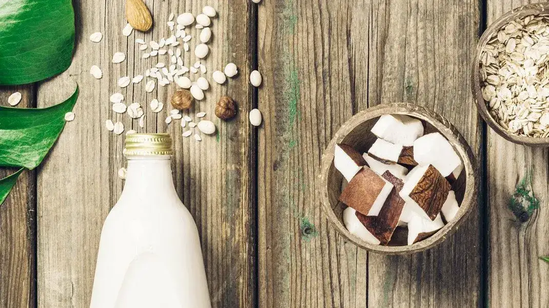 Jakie mleko roślinne jest najzdrowsze? Odkryj najlepsze opcje dla zdrowia