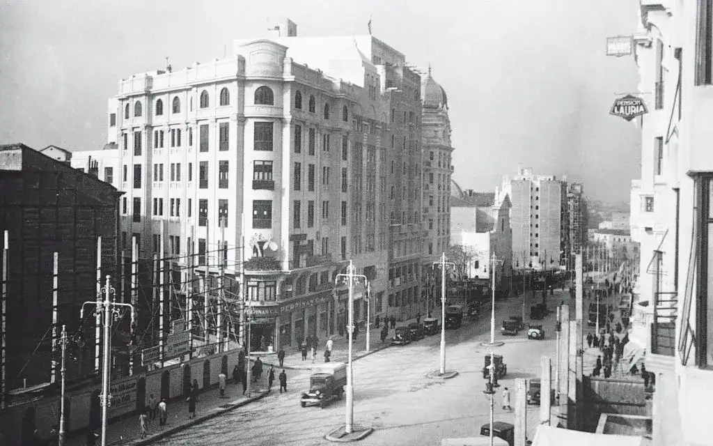 La Renovadora Gran Vía: Fotos, Historia y Sabores que Enamoran