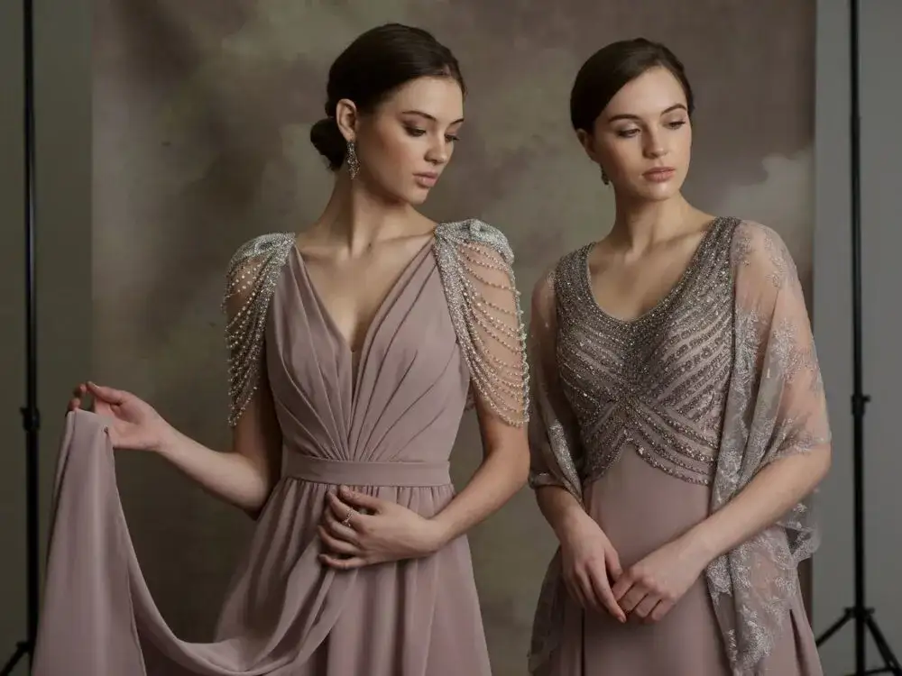 Jakie okrycie do sukni wieczorowej wybrać na wyjątkową okazję?