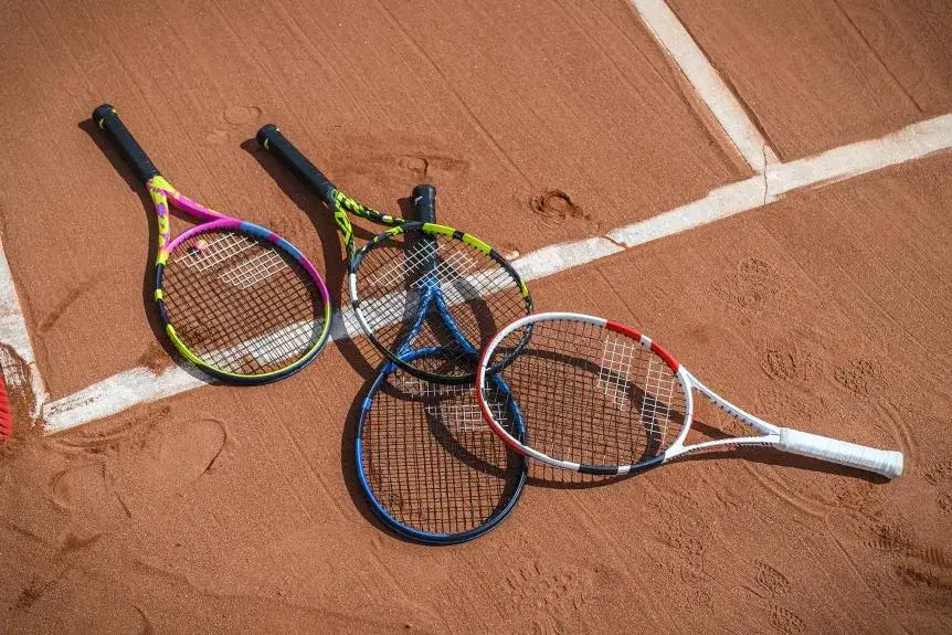 Ile kosztuje rakieta do tenisa? Ceny, które zaskoczą każdego gracza