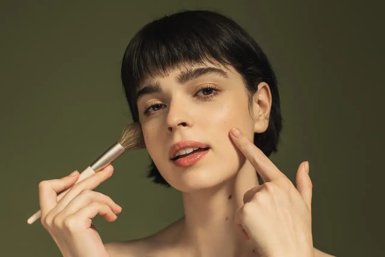 Cashmere Fluid: Twój idealny odcień dla efektu "glow" bez maski