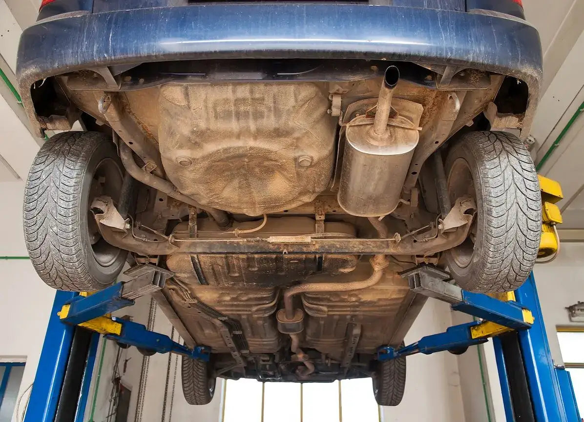 Gdzie umyć podwozie samochodu? Sprawdź najlepsze opcje i porady