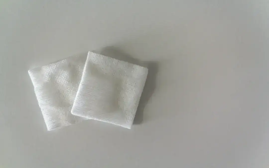 Po co gaza na rehabilitację? Kluczowe korzyści dla gojenia ran