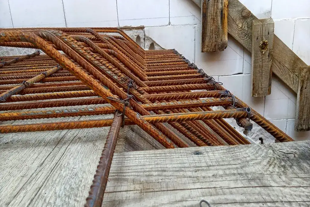 Skuteczne zbrojenie schodów: uniknij najczęstszych błędów i kosztów